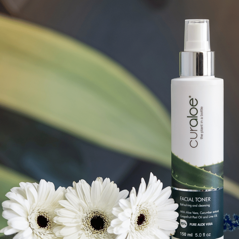 Curaloe deep cleansing facial toner with 75% Aloe Vera, removing impurities and balancing pH for oily and normal skin