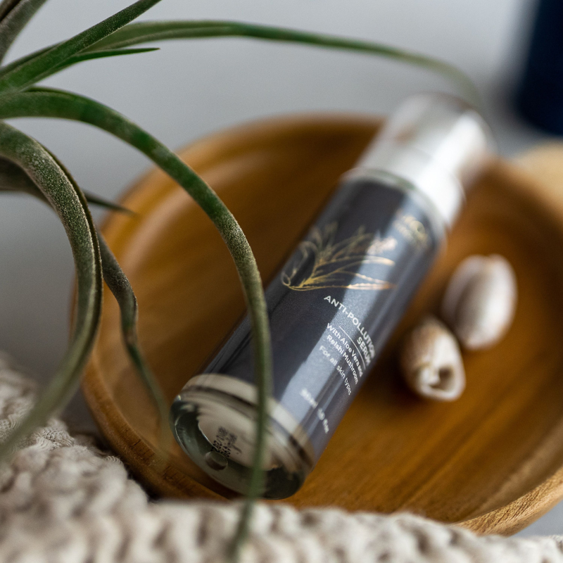 Organic Anti Pollution Serum protecting sensitive skin