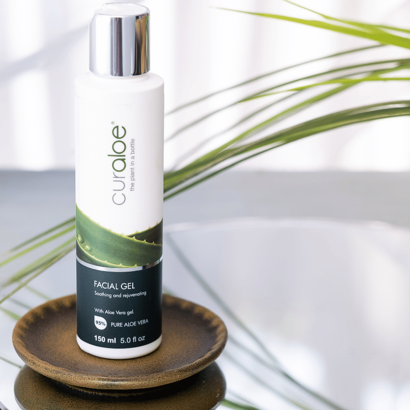 Curaloe Aloe Vera Gel - Minimizes Wrinkles and Repairs Skin Damage
